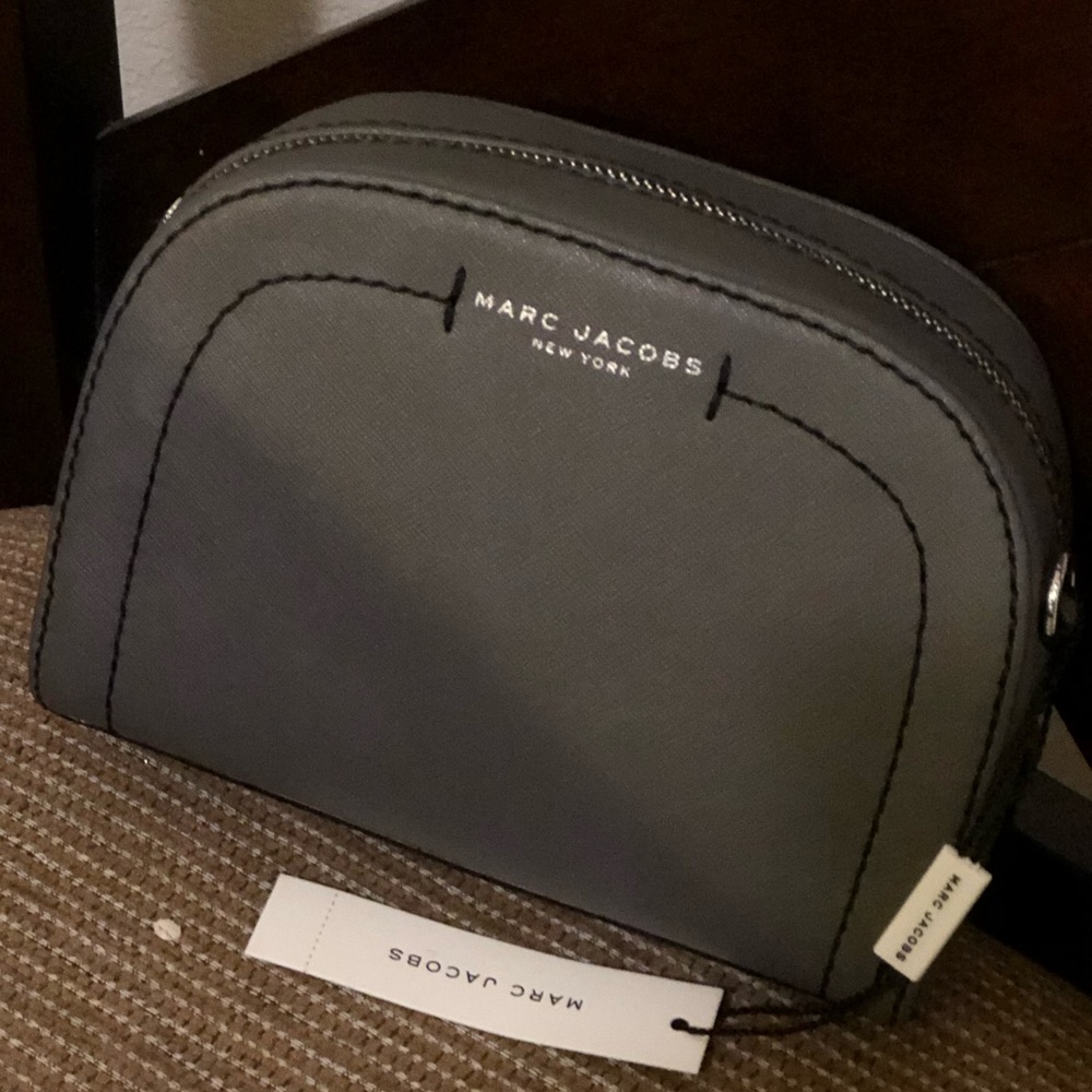 Marc Jacobs cross body purse